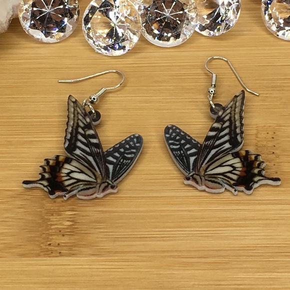 Demoleus Acrylic Butterfly Earrings - Picture 3 of 6